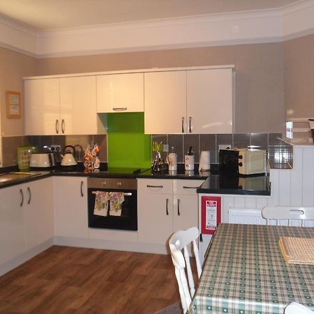 Claremont House Holiday Apartments لاندودنو الغرفة الصورة